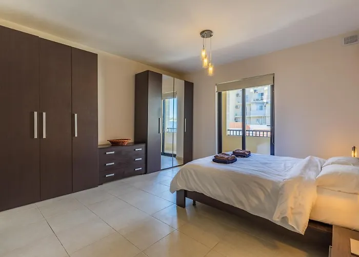 Sea View Apartment With Terrace In Central Marsaskala Appartamento *